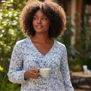 Mario Serrani ❤️Blue Floral V-Neck Top